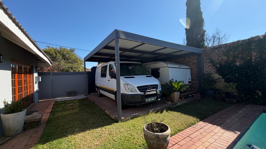4 Bedroom Property for Sale in Oewersig North West